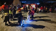 Zväčšiť fotografiu - Lampášiky šťastia počas víkendu rozsvietili veľký klíž - 20231118_170051