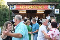 Zväčšiť fotografiu - Malí hasiči, dožinky aj dychovka