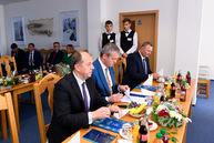 Malý formát vlády sr po prvýkrát zasadol v trenčianskom kraji, slávnostne poklepaný bol aj základný kameň hokejovej akadémie - 20191011_TSK_Pellegrini_124w