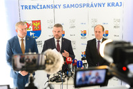 Malý formát vlády sr po prvýkrát zasadol v trenčianskom kraji, slávnostne poklepaný bol aj základný kameň hokejovej akadémie - 20191011_TSK_Pellegrini_136w