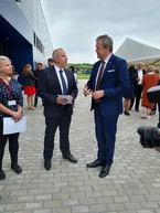 Zväčšiť fotografiu - Medline otvoril v partizánskom nový závod - 20220524_102908