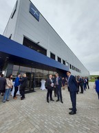 Zväčšiť fotografiu - Medline otvoril v partizánskom nový závod - 20220524_103440