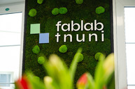 Zväčšiť fotografiu - Miesto, kde sa kreativita stáva realitou - TNuni_FabLab_otvorenie_mini (11 of 48)