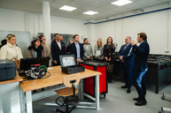 Zväčšiť fotografiu - Miesto, kde sa kreativita stáva realitou - TNuni_FabLab_otvorenie_mini (25 of 48)
