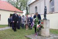 Zväčšiť fotografiu - Mimoriadne rokovanie poslanci venujú alexandrovi dubčekovi - IMG_0307