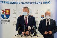 Zväčšiť fotografiu - Minister obrany slovenskej republiky výjazdovo rokoval v trenčianskom kraji - 20200514_TSK_minister_Nad_018w