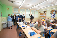 Zväčšiť fotografiu - Ministerská návšteva preverila opatrenia aj názory z praxe - TSK_Návšteva ministra GYM PD (2 of 21)