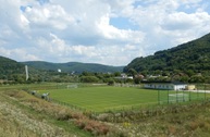 Zväčšiť fotografiu - Modernizácia železnice priniesla pre obyvateľov trenčianskeho kraja viaceré benefity - Preložka futbalového ihriska na ostrove v m.č. Nosice