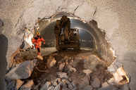 Zväčšiť fotografiu - Motoristi môžu využívať novú cestu spájajúcu miestnu časť považskej bystrice s púchovom - 20200907_MILOCHOV_tunel_042w