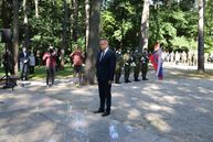 Zväčšiť fotografiu - Na brezine sa opäť spomínalo na hrdinov slovenského národného povstania - IMG_1062