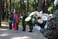 Zväčšiť fotografiu - Na brezine sa opäť spomínalo na hrdinov slovenského národného povstania - IMG_1084