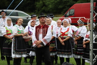 Zväčšiť fotografiu - Na hornej nitre sa ľudia bavia, oslavujú a spievajú - IMG_1520