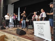 Zväčšiť fotografiu - Na hornej nitre sa ľudia bavia, oslavujú a spievajú - IMG_20220730_170222