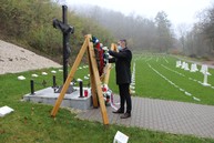 Zväčšiť fotografiu - Na hrdinov 1. svetovej vojny sa nezabúda ani počas koronakrízy - IMG_9508