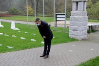 Zväčšiť fotografiu - Na hrdinov 1. svetovej vojny sa nezabúda ani počas koronakrízy - IMG_9515