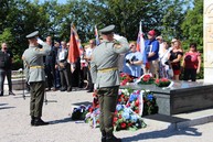 Zväčšiť fotografiu - Na hrdinov slovenského národného povstania spomínali na jankovom vŕšku - IMG_0072