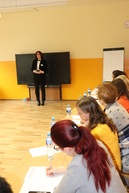 Zväčšiť fotografiu - Na jilemáku si opäť zasúťažili rečnícke talenty trenčianskeho kraja - IMG_4778