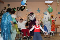 Zväčšiť fotografiu - Na karnevale v css jesienka sa zabávali pestrofarebné masky - Karneval 2019_CSS Jesienka Myjava (16)