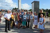 Zväčšiť fotografiu - Na odkaz snp nezabúdajú ani v trenčianskom kraji - Foto-3945