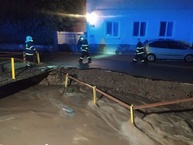 Zväčšiť fotografiu - Na odstránenie následkov povodní kraj prerozdelí 30 tisíc eur - dhz valaska bela (3)