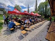 Zväčšiť fotografiu - Na salaši v pružine začala salašnícka sezóna - 3