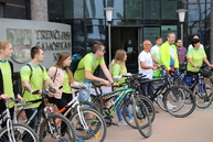 Na trenčianskej župe 5. ročník cyklistickej kampane do práce na bicykli štartovali okrem župana a národného cyklokoordinátora aj stredoškoláci - DO PRACE NA BICYKLI 2018 (11)