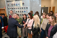Zväčšiť fotografiu - Na trenčiansku župu zavítal prezident sr, nosnou témou bolo stredné školstvo - DSC_0926