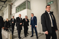 Zväčšiť fotografiu - Na trenčiansku župu zavítal prezident sr, nosnou témou bolo stredné školstvo - TSK_prezident_hokejovka_mini-59
