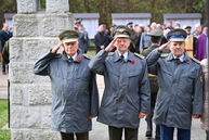 Zväčšiť fotografiu - Na vojenskom cintoríne si pripomenuli koniec veľkej vojny
