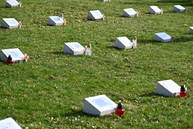 Zväčšiť fotografiu - Na vojenskom cintoríne si pripomenuli koniec veľkej vojny