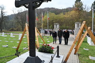 Zväčšiť fotografiu - Na vojenskom cintoríne si pripomenuli koniec veľkej vojny