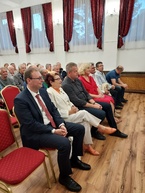 Zväčšiť fotografiu - Na záchranu životov odovzdal kraj ďalšie defibrilátory - 20210910_191144