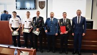 Zväčšiť fotografiu - Na župnom úrade sa ďakovalo profesionálnym i dobrovoľným hasičom - 11_2