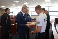 Zväčšiť fotografiu - Na župnom úrade sa ďakovalo profesionálnym i dobrovoľným hasičom - 8