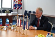 Zväčšiť fotografiu - Na župu zavítal holandský veľvyslanec, diskutovalo sa o meste kultúry i o zelených aktivitách