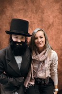 Zväčšiť fotografiu - Najvyššie ocenenie za najzaujímavejšie podujatie školskej knižnice putuje do trenčína.