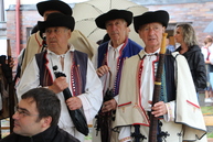 Napriek daždivému počasiu hostila obec cígeľ koscov z celého slovenska - IMG_9998