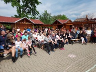 Zväčšiť fotografiu - Neoceniteľnú úlohu mám oslávili na viacerých miestach v trenčianskom kraji - 20220508_142142