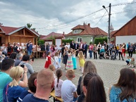 Zväčšiť fotografiu - Neoceniteľnú úlohu mám oslávili na viacerých miestach v trenčianskom kraji - 20220508_144123