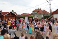 Zväčšiť fotografiu - Neoceniteľnú úlohu mám oslávili na viacerých miestach v trenčianskom kraji - IMG_8395