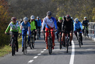 Nová unikátna cyklotrasa vedie do kúpeľov, svoje miesto na nej majú chodci aj cyklisti - 20181022_TSK_PU_cyklotrasa_046w