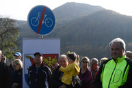 Nová unikátna cyklotrasa vedie do kúpeľov, svoje miesto na nej majú chodci aj cyklisti - 20181022_TSK_PU_cyklotrasa_093w