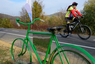 Nová unikátna cyklotrasa vedie do kúpeľov, svoje miesto na nej majú chodci aj cyklisti - 20181022_TSK_PU_cyklotrasa_107w