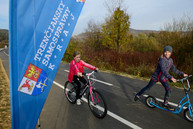 Nová unikátna cyklotrasa vedie do kúpeľov, svoje miesto na nej majú chodci aj cyklisti - 20181022_TSK_PU_cyklotrasa_109w