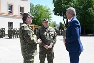 Zväčšiť fotografiu - Nový veliteľ pozemných síl os sr si slávnostne prevzal funkciu
