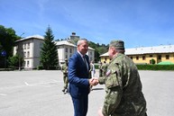 Zväčšiť fotografiu - Nový veliteľ pozemných síl os sr si slávnostne prevzal funkciu