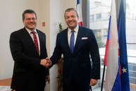 O budúcnosti hornej nitry dnes prišla na župu diskutovať aj európska komisia - 20180205_TN_TSK_Sefcovic_006