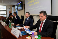 O budúcnosti hornej nitry dnes prišla na župu diskutovať aj európska komisia - 20180205_TN_TSK_Sefcovic_010