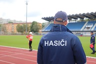 Zväčšiť fotografiu - O víťazstvo aj postup bojovali profesionálni hasiči z celého kraja