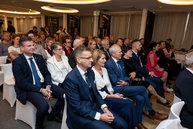 Zväčšiť fotografiu - Ocenili sme tých, ktorí sa nesnažia byť slávnymi, ale hodnotnými